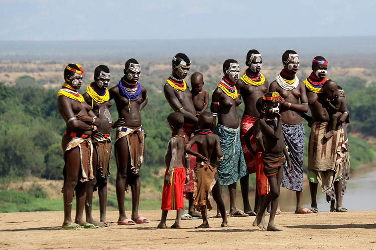 Pueblo Nyagatom (Bumi)